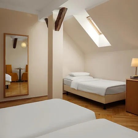 Roma Hotel 4*