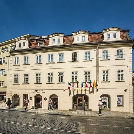 Roma Prague