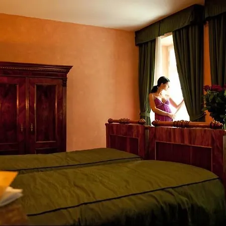 Roma Hotel 4*