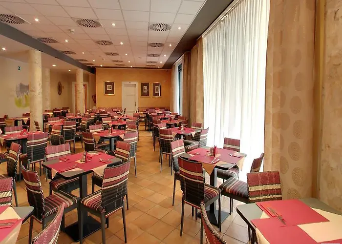 ローマ プラーグ 4*