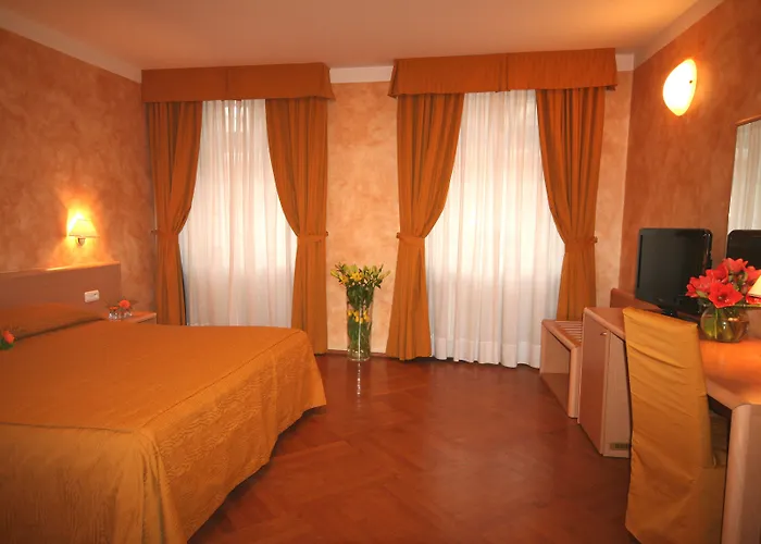 ホテル ローマ プラーグ 4*