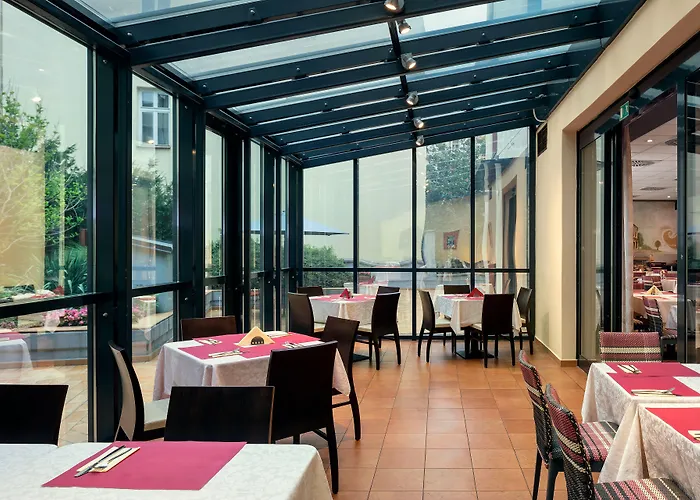 ローマ プラーグ ホテル