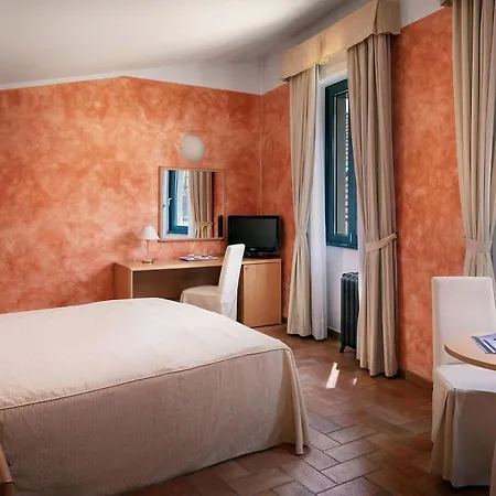 Roma Hotel 4*
