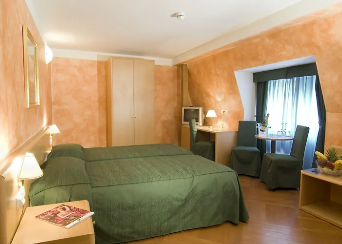 Roma Hotel 4*