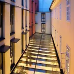 Roma Prague