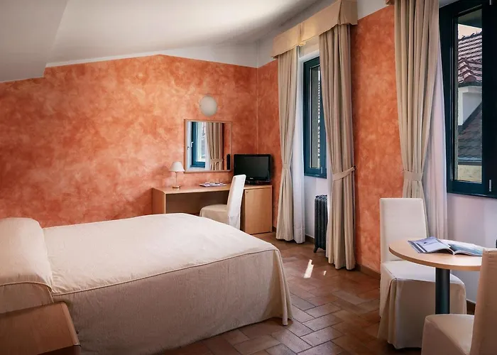 Roma Hotel 4*